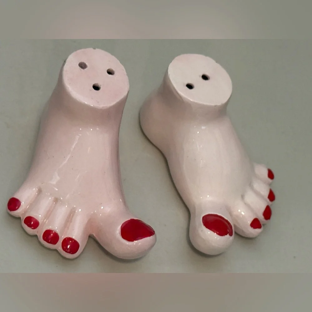 salt and pepper shaker vintage Feet.  Fairway‎ Japan. Souvenir 3” quirky